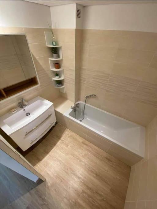 L'Atelier Marin Sur Le Port Des Marines Apartment Cogolin Ngoại thất bức ảnh